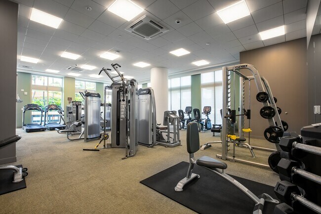 Building Photo - Fully Furnished 2 Bed / 2 Bath Condo with ...