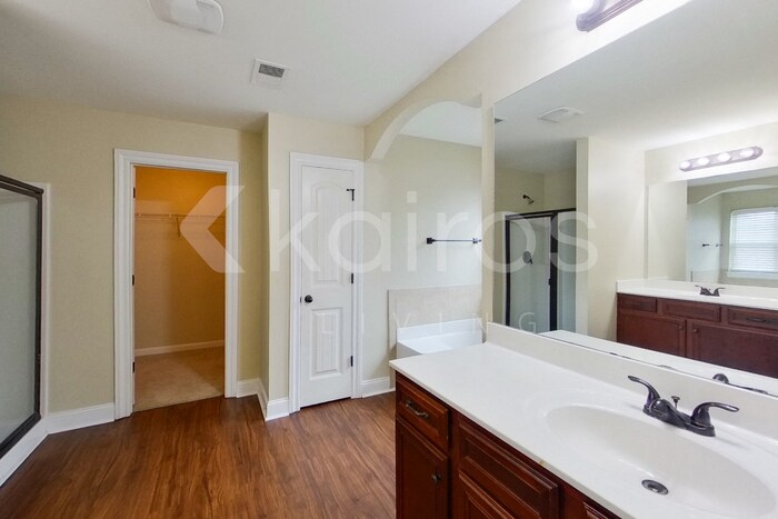 Building Photo - 912 Golden Bell Ln