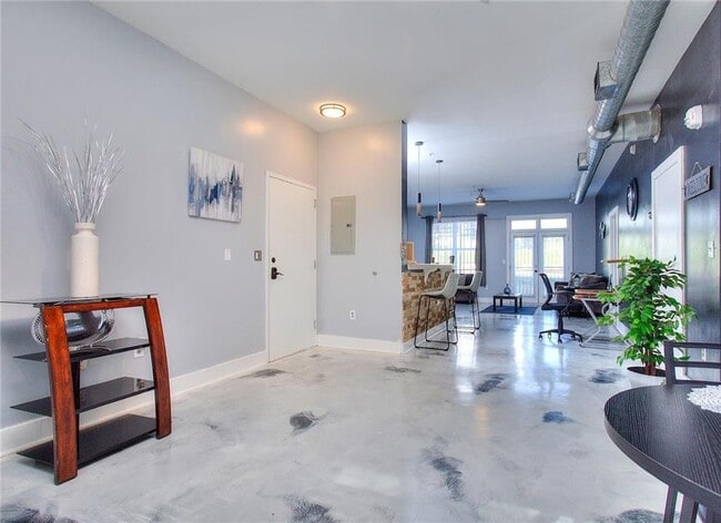 Building Photo - 502 Pryor St SW