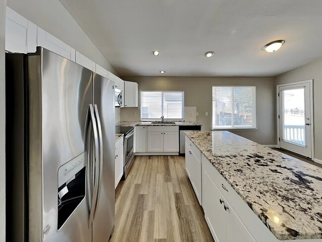 Building Photo - 20981 E Bellewood Pl