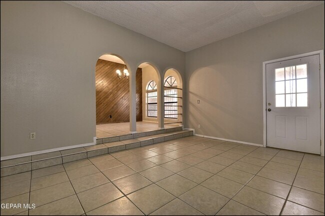 Building Photo - 10711 Ivanhoe Dr