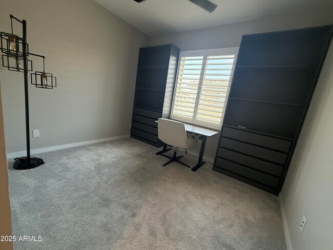 Building Photo - 734 E Doral Ave