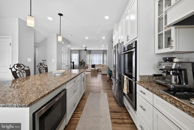 Building Photo - 7564 Warburg Way