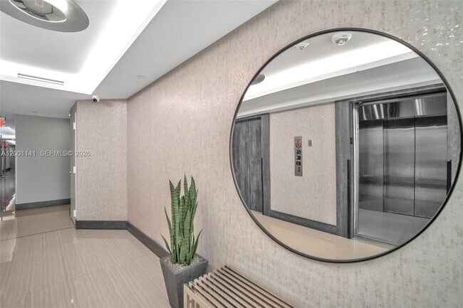 Building Photo - 16485 Collins Ave