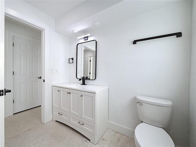 Building Photo - 2161 Edythe Dr