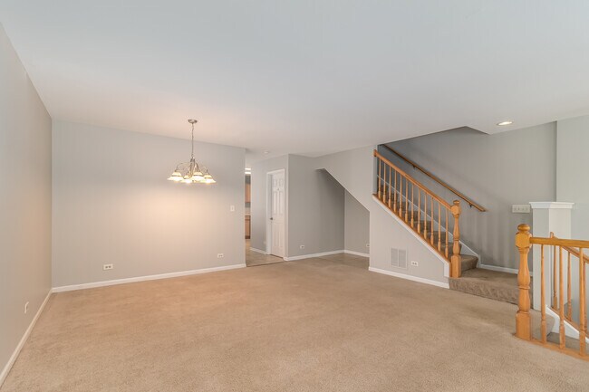 Building Photo - 520 Lincoln Station Dr