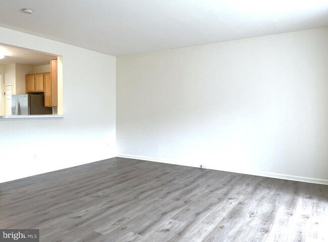 Building Photo - 2540 Banshire Dr