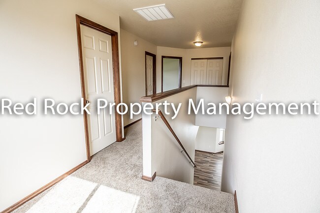 Building Photo - 7527 N Carrington Ln
