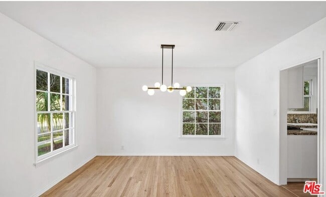 Building Photo - 15440 Dickens St