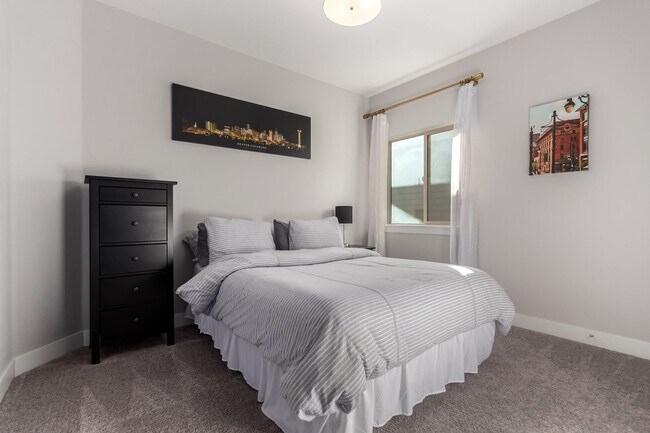 Building Photo - 4BD, 3.5BA Northfield Home with Finished Basement and 2-Car Garage