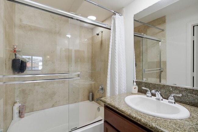 Building Photo - Steps from the Sand - Pacific Beach Townhome, Offered Fully or Partially Furnished