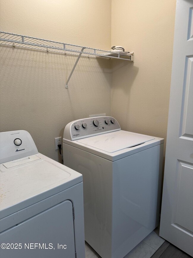 Building Photo - 4891 Castlegate Ct