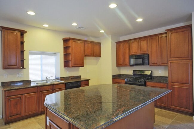 Building Photo - Gorgeous 3Bed/2Bath/2Car, 2-Story Home located in Caparola at Southern Highlands