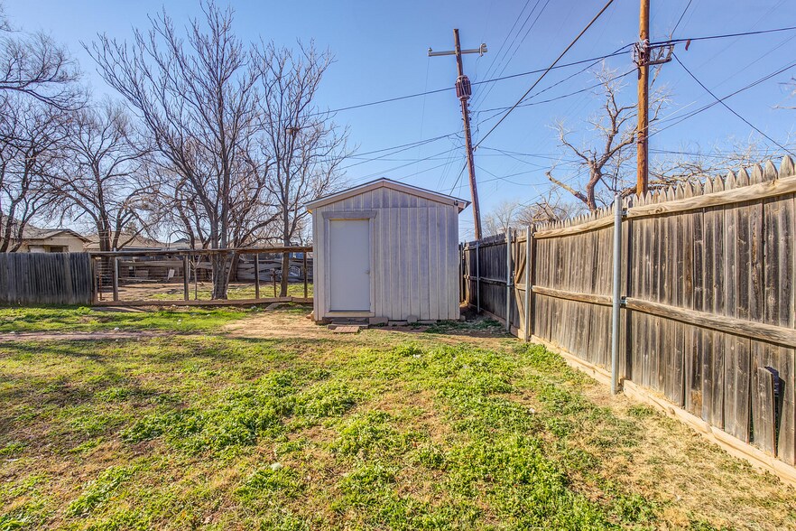Building Photo - 2014 37th St
