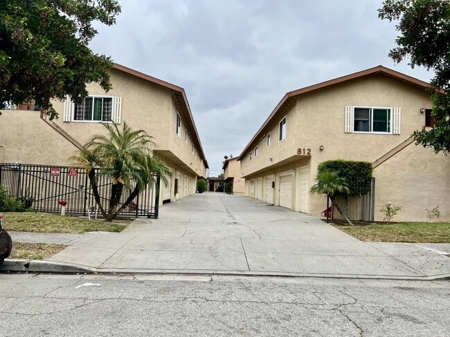 Building Photo - 812 S Taylor Ave