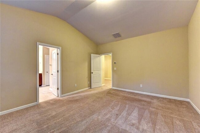 Building Photo - 1075 Hampton Oaks Dr