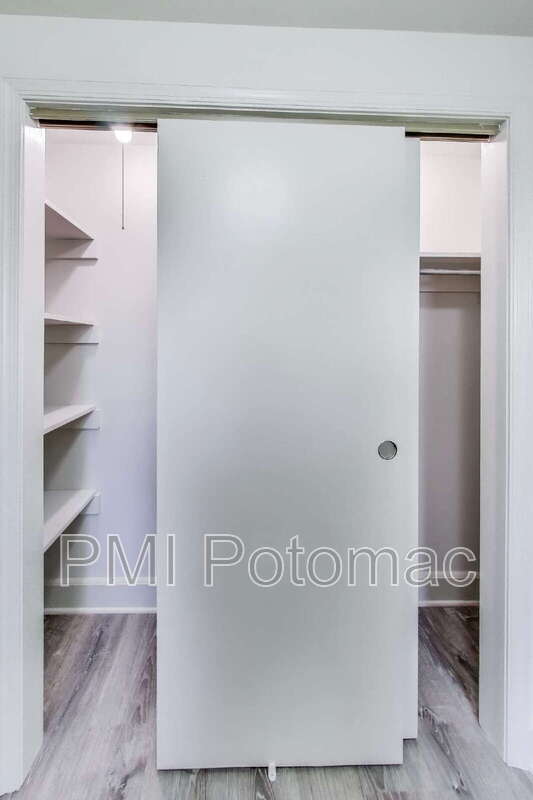 Building Photo - 8349 Bear Creek Dr