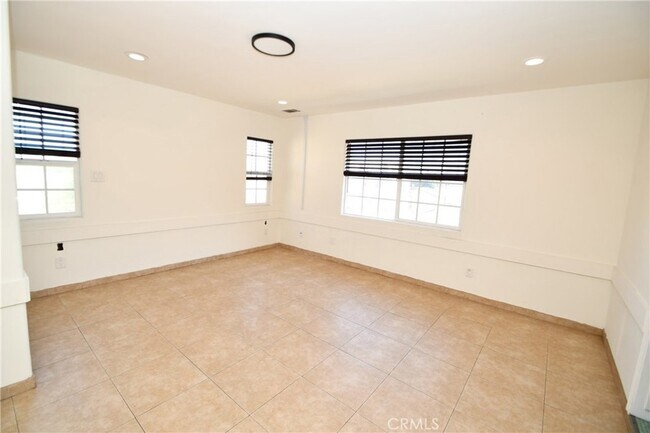 Building Photo - 14103 Fonthill Ave