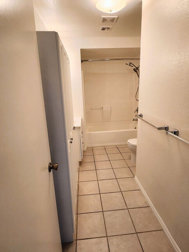 Building Photo - Coming soon 3 bed 2 bath house on the mesa!