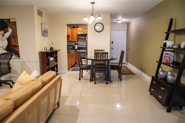 Building Photo - 17051 NE 35th Ave