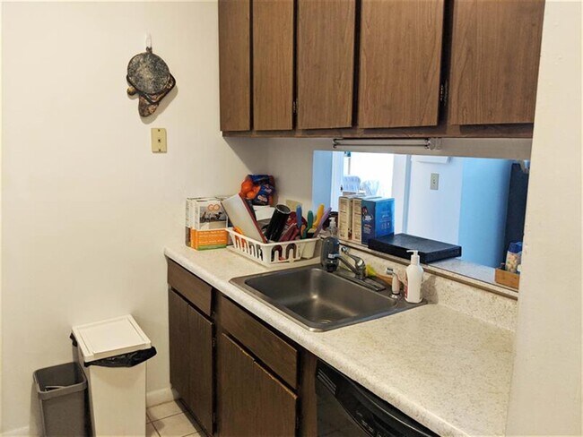 Building Photo - 42 Belmont St