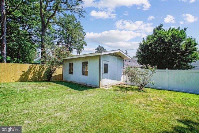 Building Photo - 3135 Manor Rd