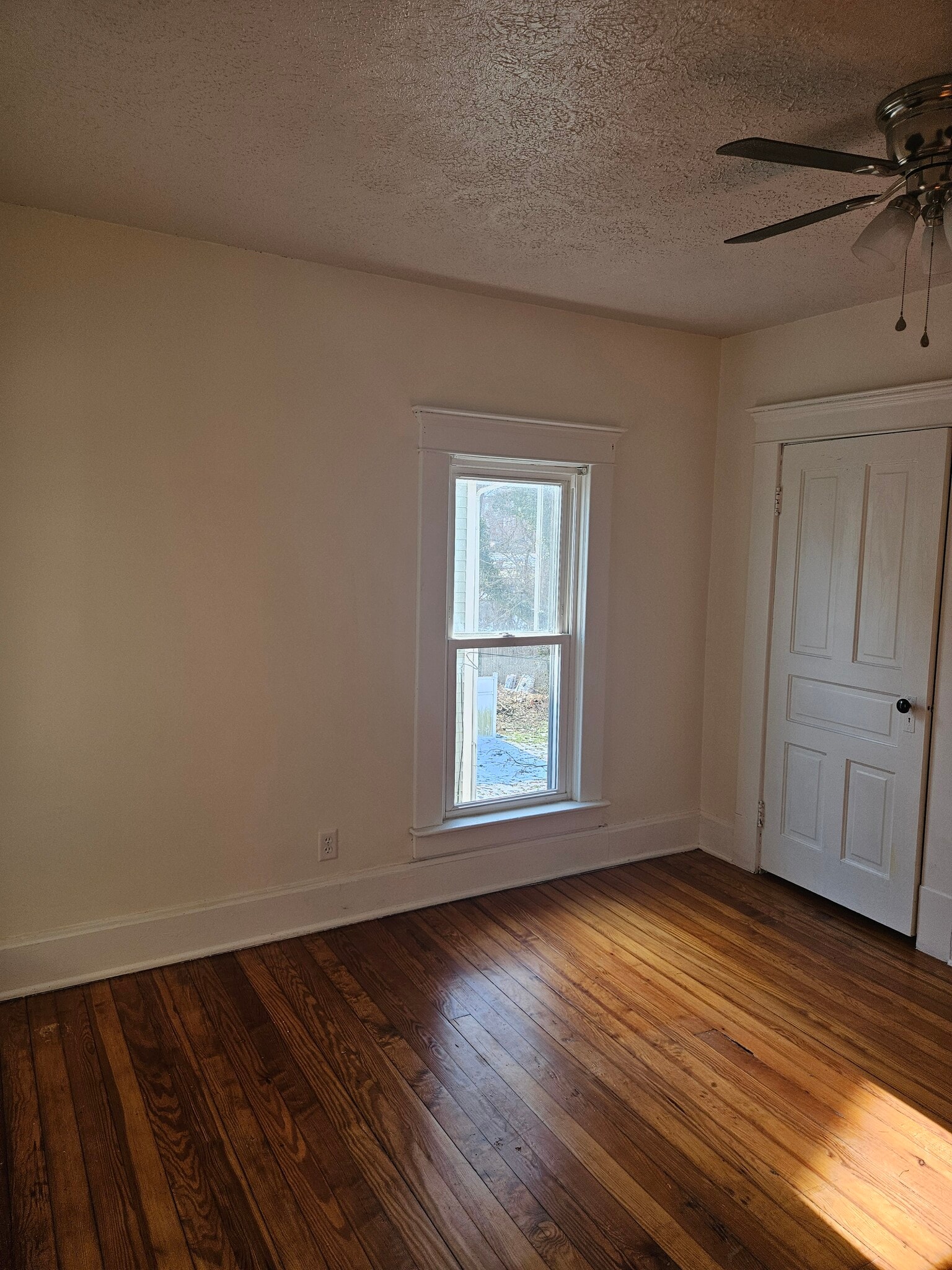 Bedroom - 9 1/2 3rd Ave