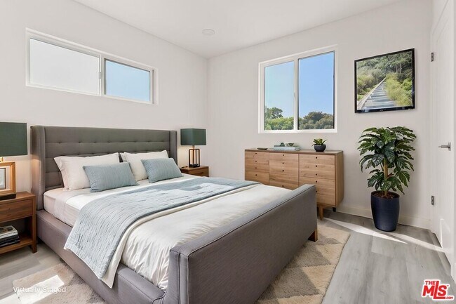 Building Photo - 2938 West Blvd