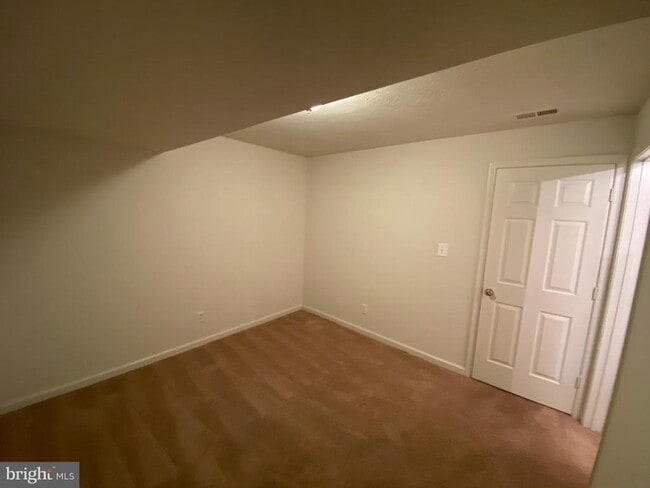 Building Photo - 4249 Normandy Ct