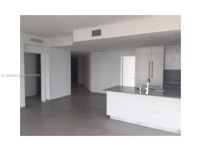 Building Photo - 68 SE 6th St