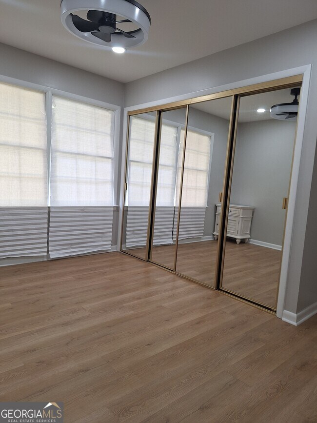 Building Photo - 1605 Brockett Rd