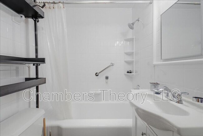 Building Photo - 2230 Observatory Pl NW
