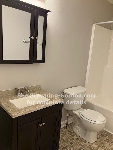 Building Photo - Amazing 3 bedroom 2 bath located in the Ol...