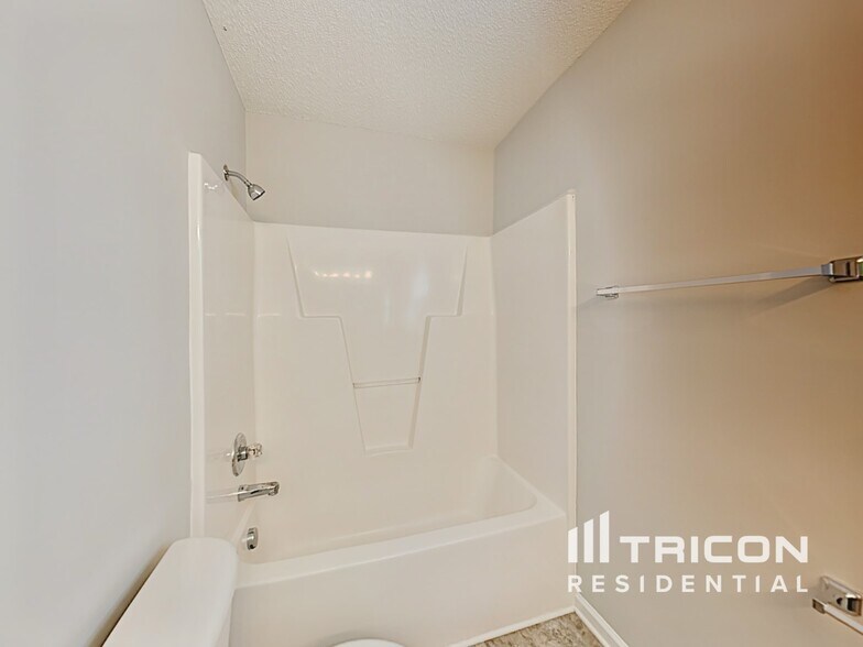 Building Photo - 907 S Philwood Ct