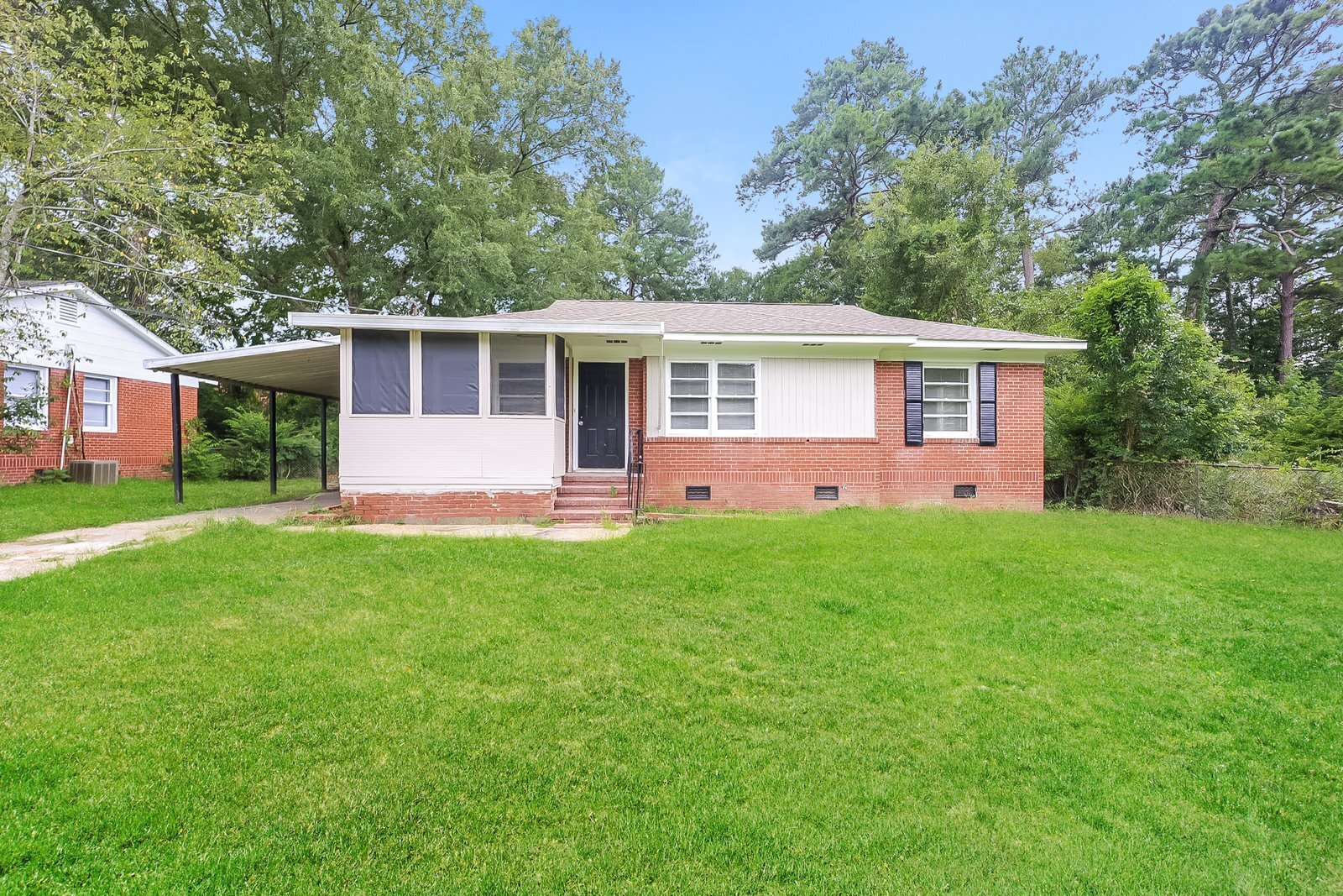 Building Photo - 4016 Singer Dr