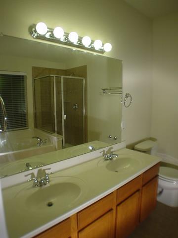 Building Photo - 209 Bird Creek Dr