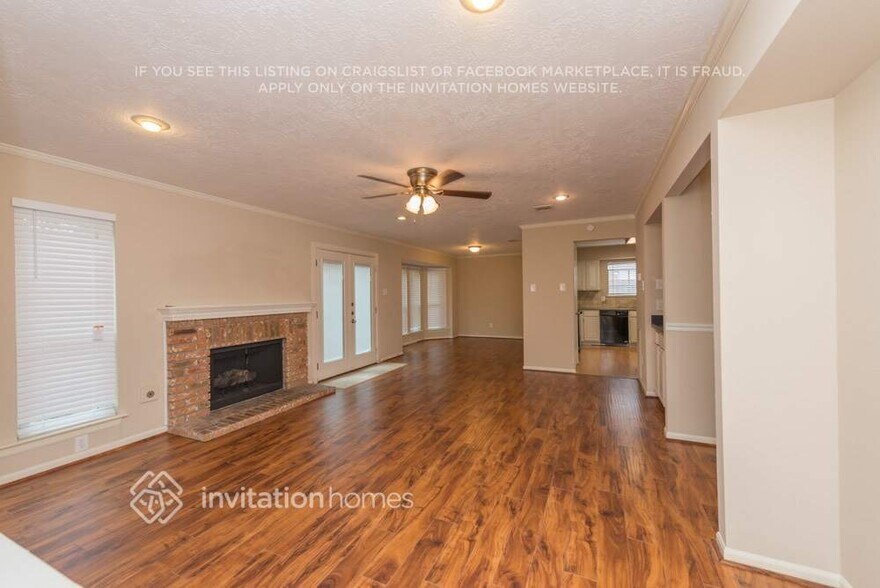 Building Photo - 15119 Manor Hill Dr
