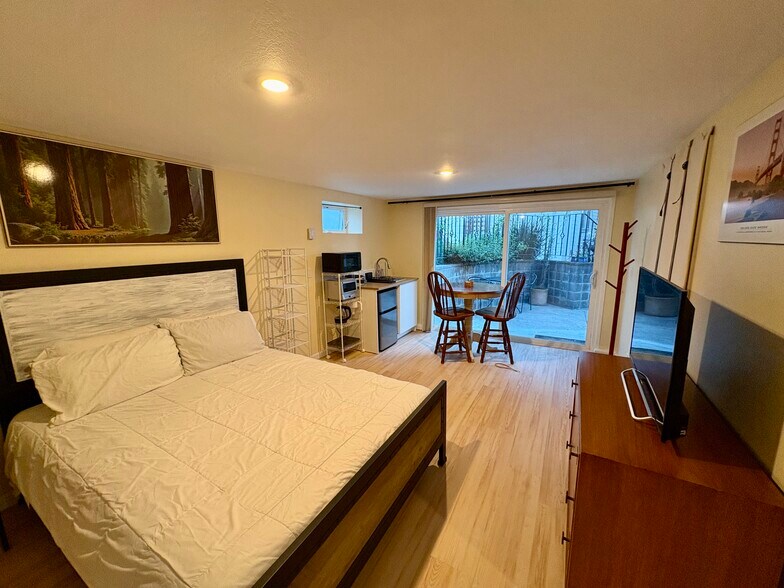 Building Photo - 4 Miramar Ave