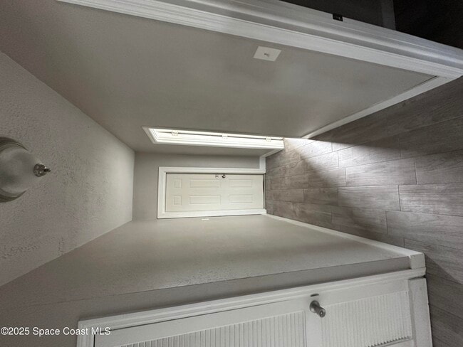 Building Photo - 1604 S Miramar Ave