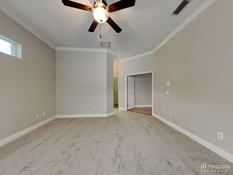Building Photo - 4534 Highland Creek Dr