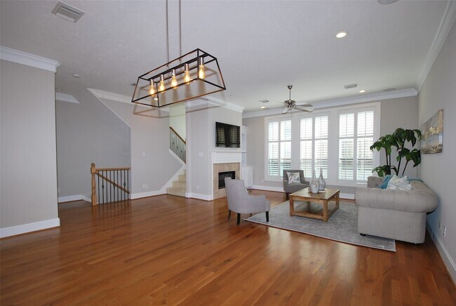 Building Photo - 2410 Dorrington St