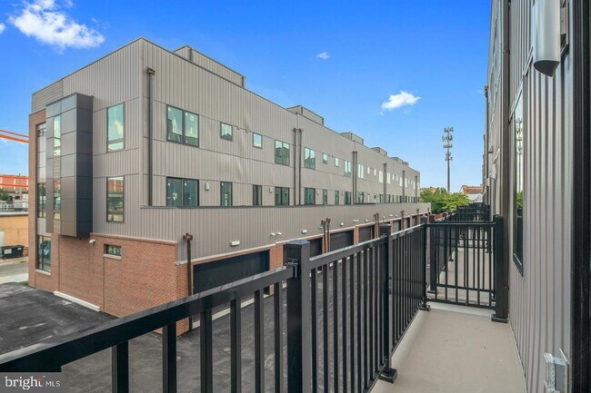 Building Photo - Pennsport Townhome with Garaged Parking