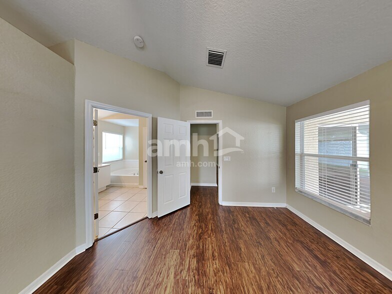 Building Photo - 11604 Brookmore Way
