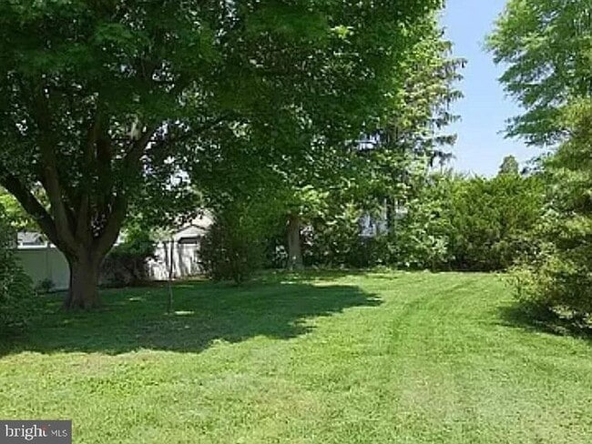 Building Photo - 207 Cornell Rd