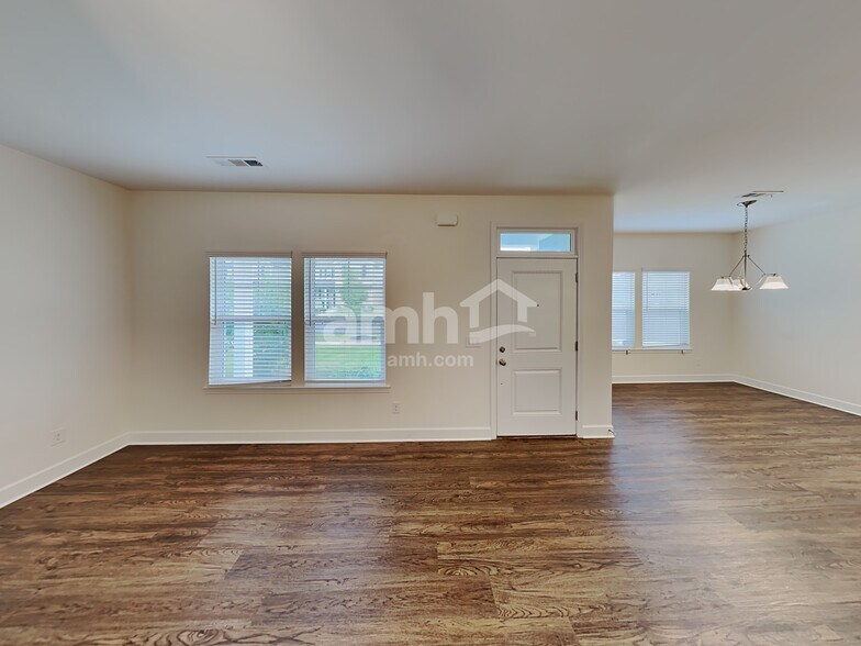 Building Photo - 5067 Trailwater Dr