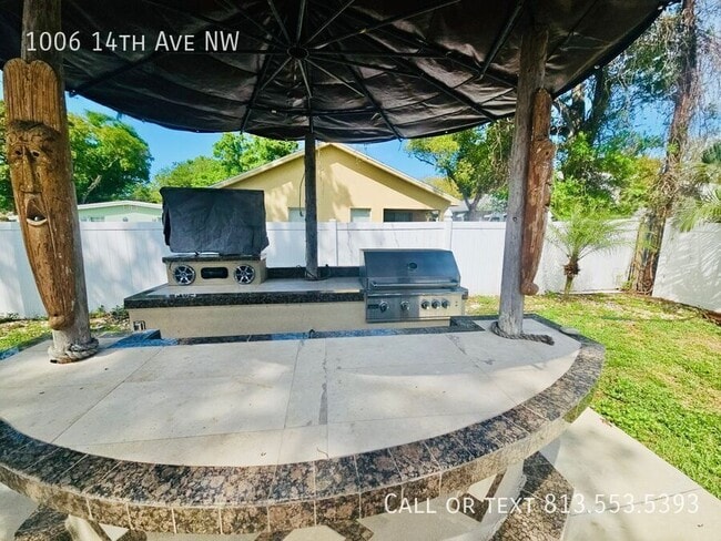 Building Photo - 1006 14th Ave NW