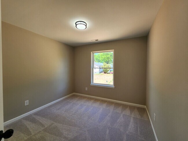 Building Photo - Lillie B Townhomes