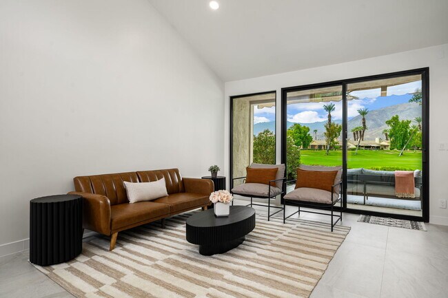 Building Photo - 179 Gran Via