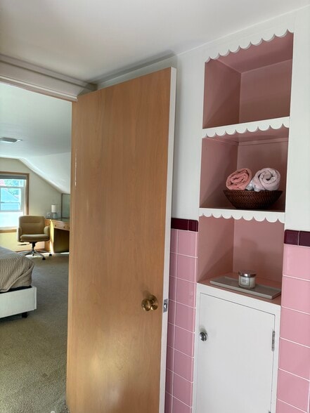 Building Photo - 4112 Gladstone St