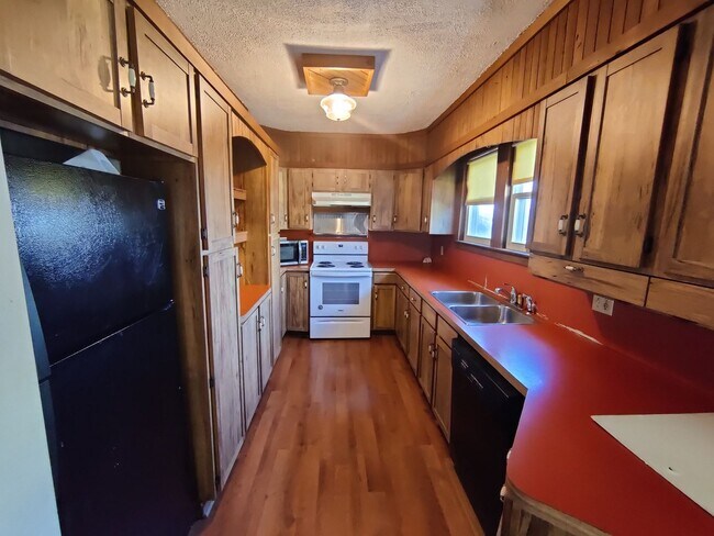 Building Photo - 638-638 Washington Ave